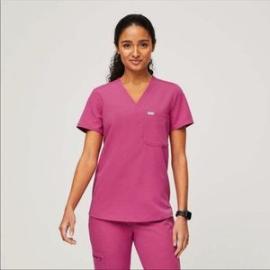 FIGS Catarina One Pocket Scrub Top in Electric Orchid XS
